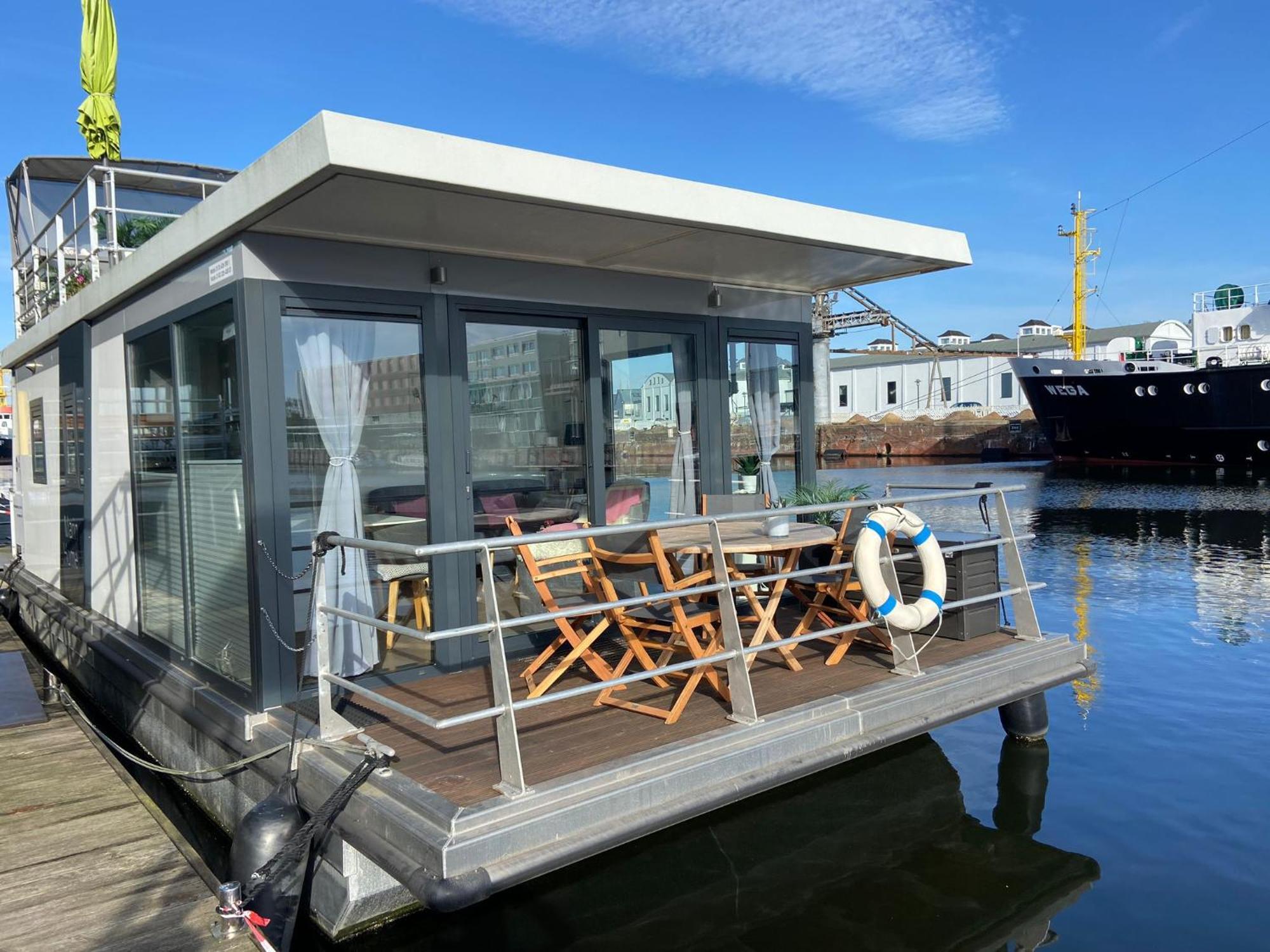 Hausboot Lobster Botel *